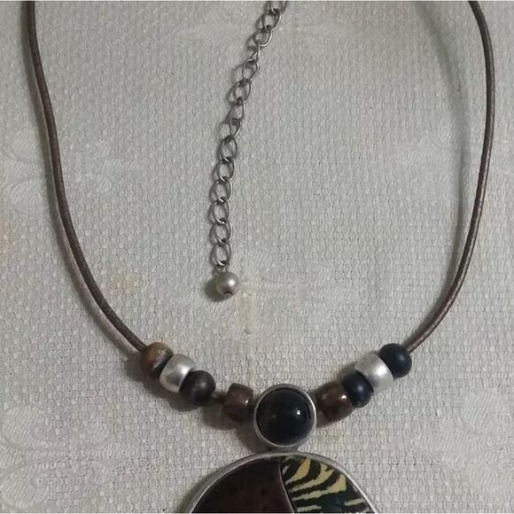 Chico's ST Metal Brown Cord Animal Print  Disk Pendant 20" Necklace w/Earrings - Picture 3 of 8